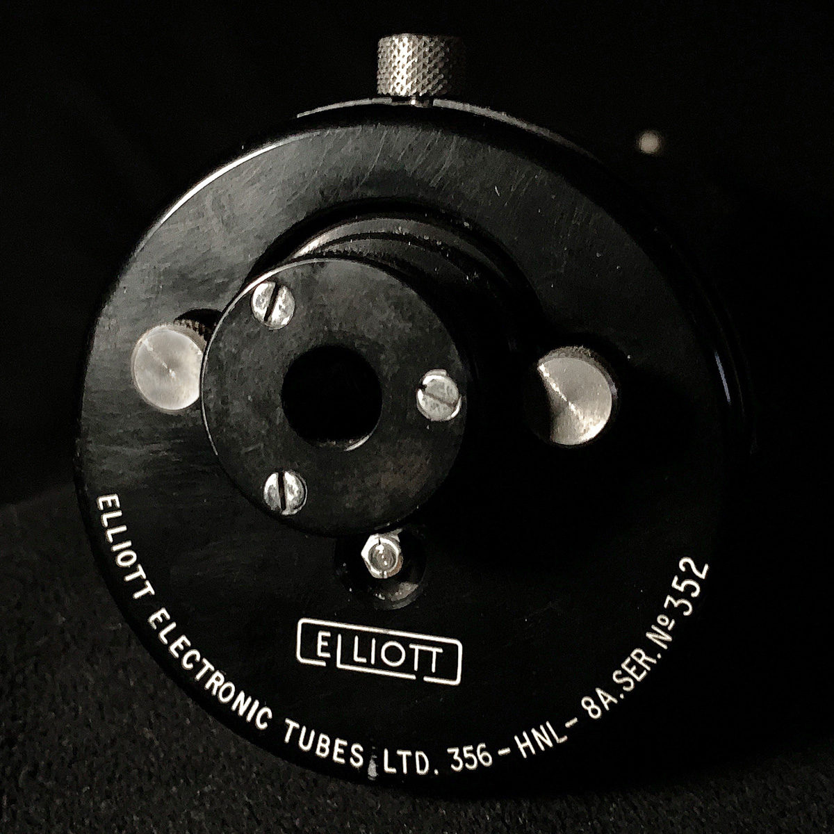 Elliott Model 356-HNL-8A Laser